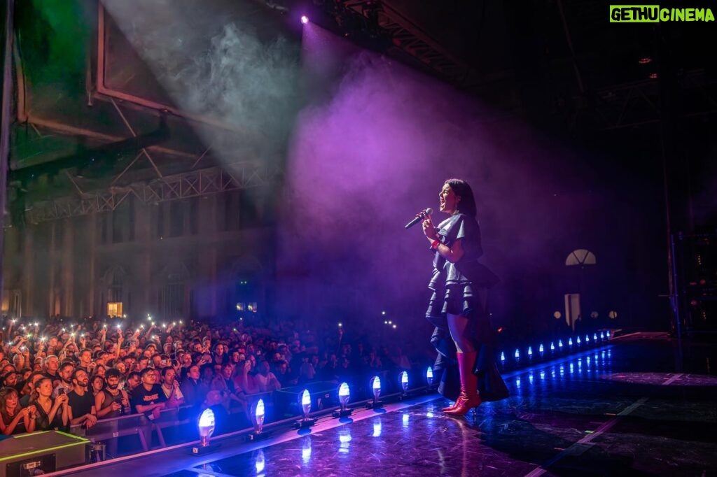 Jessie Ware Instagram - 20,000 of you came to dance at the Pearl this weekend. An absolute career highlight, thank you so much for being there to celebrate with us. Biggest love to my Pearlettes, my crew, my team and of course every one of you who has come to the That! Feels Good! Tour, you made this all happen every single night x