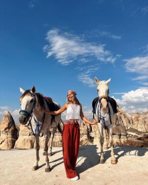 Jessika Dénommée Instagram - Une semaine incroyable içi.
Je ne peux pas être plus heureuse et comblée.🐎🐎🐎 🥹🫶🏼