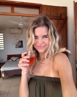 Jessika Dénommée Instagram - 😍♥️ Bienvenue en Guadeloupe!