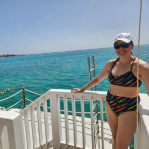 Jessika Evelyn Heiser Instagram - In this job (and I think adult life) time goes by so fast. Just a few months ago I was in Australia, then a few weeks ago I was in France, and now I’m swimming in the Red Sea in Saudi Arabia. 

So much gratitude in every single moment with the amazing friends I’ve been lucky enough to make along the way. 

I get to see the world and love my job in the process. 

Incredible. 🩵

See you soon for Smackdown and then King and Queen of the Ring!!
