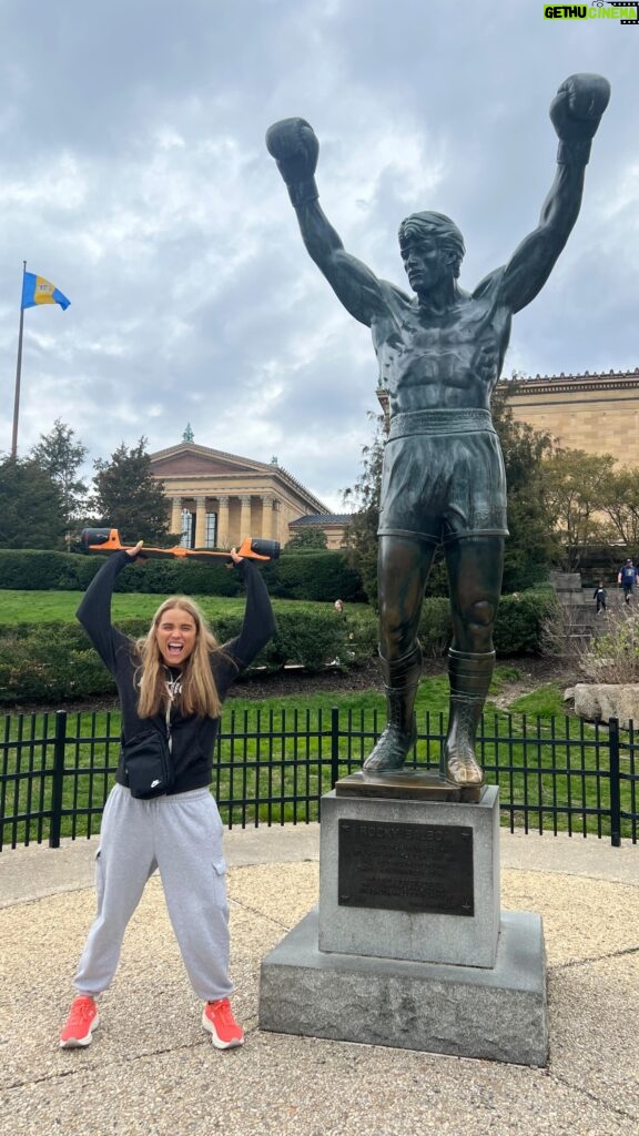 Jessika Evelyn Heiser Instagram - Music: Outside Musician: @iksonmusic Ahead of Wrestlemania 40 in Philadelphia, I made sure to pack my @maxprodetroit for an incredible week! I got into Philadelphia last Tuesday so definitely didn’t know what my workout options were. Of course had to visit those Rocky steps to get in the work! Lightweight, easy to use, most any exercise you can imagine in a portable light weight travel friendly case. This thing is a game changer. #maxpro #wrestlemania40 #jessikacarr #ladyrefjess