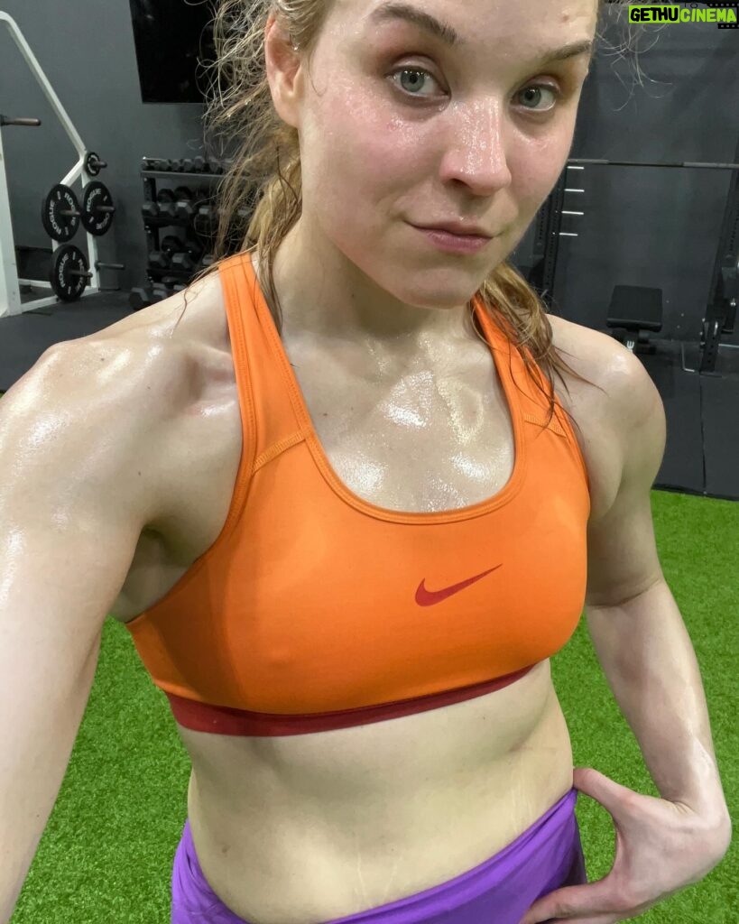 Jessika Evelyn Heiser Instagram - Sweat equity 💪🏻🩵