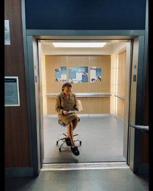 Jessy Schram Instagram - It’s WEDNESDAY. Aka Hump Day… aka D Day in this episode…  all new #ChicagoMed TONIGHT on @nbc @peacock