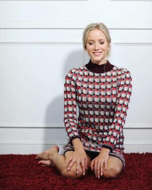 Jessy Schram Instagram - That double jointed, checkered life 🧮