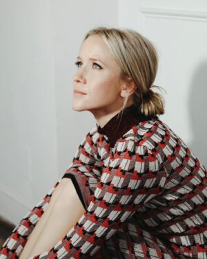 Jessy Schram Instagram - That double jointed, checkered life 🧮