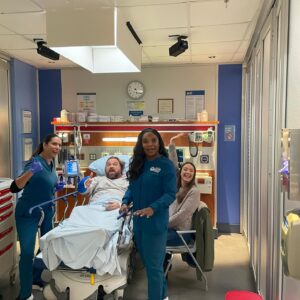Jessy Schram Instagram - WE’RE BACK!!!! And it feels sooooo good ⚡️ TONIGHT things get deep with a car accident that fills the ED. #AllHandsOnDeck. Some of us get involved in areas we wouldn’t normally be in- some of us are still on the hunt for a kidney- one of us is getting settled with new owners of the hospital- another of us reveals some heart ache news from their home- a new addition to us sparks intrigue and past feelings in an OG member of us - and a hamster may or may not find a home. Lives are in our hands and we do the best we can. Are you ready? Cause we are ;) 

TONIGHT9 8/7 central on @nbc and @peacock #OneChicago #ChicagoMed #ChicagoFIre #ChicagoPD #Peacock #NBC #WolfProductions