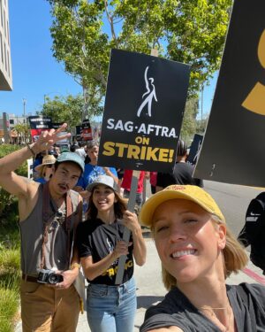 Jessy Schram Instagram - Making Hollywood honk. Day 1 of @sagaftra strikes. Joining the #WGA on their day 74. 
.
Parrots on the picket. Running into friends, costars and writers from now and and way back when. We don’t want to be striking- but absolutely have to. I’ve been a SAG member since 1997. I’ve always felt the protection of my union and feel lucky and proud that it continues to fight to protect me and 159,000  entertainers, to continue making chasing dreams and making a living- safely, financially and respectfully- in this world we call show business.