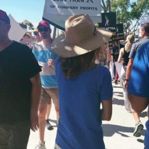 Jessy Schram Instagram - Making Hollywood honk. Day 1 of @sagaftra strikes. Joining the #WGA on their day 74. 
.
Parrots on the picket. Running into friends, costars and writers from now and and way back when. We don’t want to be striking- but absolutely have to. I’ve been a SAG member since 1997. I’ve always felt the protection of my union and feel lucky and proud that it continues to fight to protect me and 159,000  entertainers, to continue making chasing dreams and making a living- safely, financially and respectfully- in this world we call show business.