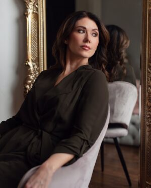 Jewel Staite Instagram - Mood

📸 @marceerae 
@kelsey_dickson 
@gloss_boudoir #thirstythursday