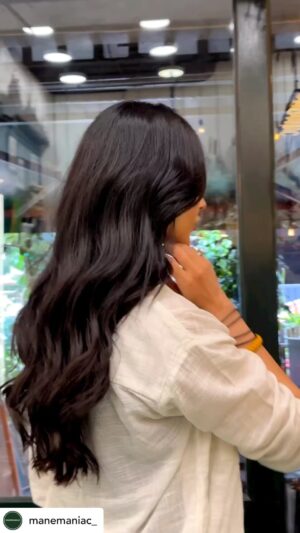 Jhataleka Malhotra Instagram - New hair 🫶🏻 

@manemaniac_  @amityashwant_hair @nitinn_084 @swapnil_hair 

Posted @withregram • @manemaniac_ Hair for @jhataleka 💇‍♀️

#hair #haircut #haircolor #mumbai #bandra #hairtutorial #haircolorist #hairlove 📸