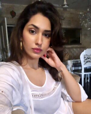 Jhataleka Malhotra Instagram - We all have moments of absolute confusion and being a mess

It’s called being human 🤍