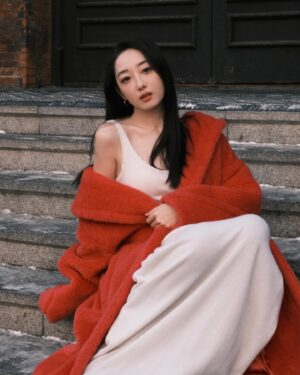 Jiang Mengjie Instagram - 祝大家新年快乐！happy new year！🎉🎊🍾🎆🎊🎉