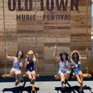 Jill-Michele Meleán Instagram - I got some amazing friends! Congratulations to @brandienewman1 @mrkennewman for having this vision @oldtownmusicfestival & making it happen! 🤠🎸 👏🏼 
You made this #miami girl love #countrymusic 🎶