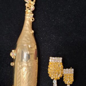 Jill Wine-Banks Instagram - I and #JillsPins wish you a happy New Year and hope you'll join me on the penultimate @AliciaOnMSNBC witn @JulianCastro subbing at 7 ET/6 CT, along with #DavidJolly, talking about Trump's very bad 2023 legal woes and what's coming in 2024.
