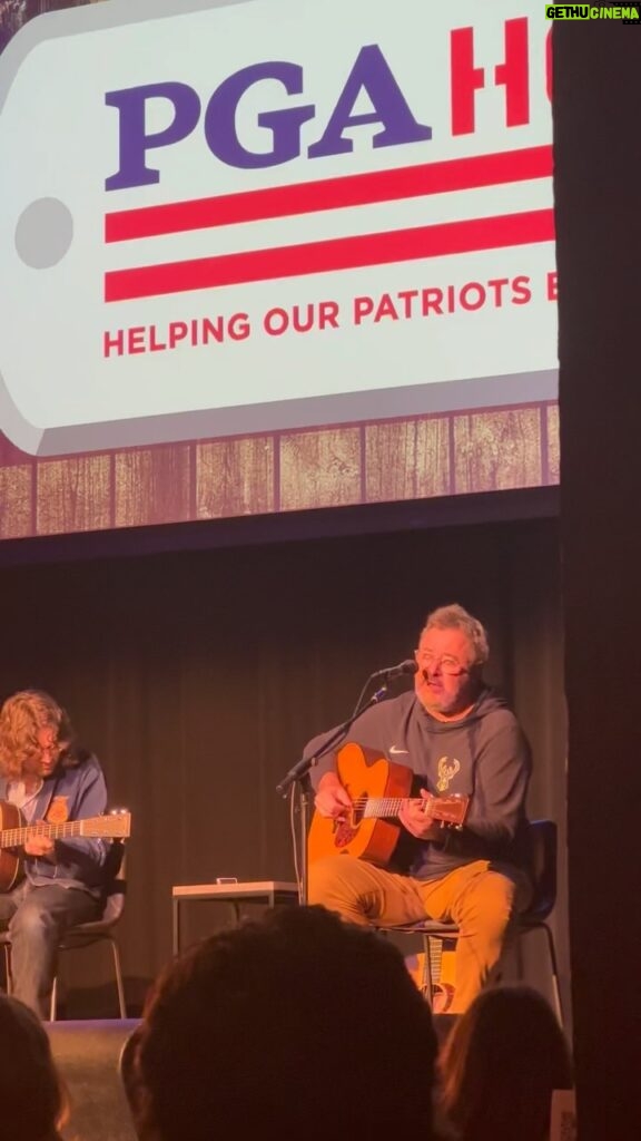 Jill Wagner Instagram - Was honored to be a guest at the @pgahope dinner with @vincegillofficial . I fell in love with this song . Thank you @pgahope and Vince for caring about our Military ! Thank you @stacyjane07 and @airbean77 for the invitation .