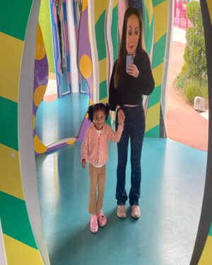 Jillian Faye Hall Instagram - It was a good day! 🐷💗🐷💗 #mommydaughter #peppapig #peppapigthemepark #legoland #themepark #toddlersofinstagram