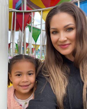 Jillian Faye Hall Instagram - It was a good day! 🐷💗🐷💗 #mommydaughter #peppapig #peppapigthemepark #legoland #themepark #toddlersofinstagram
