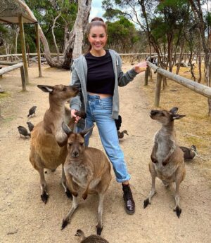 Jillian Murray Instagram - You know us, just another day sexually harassing wildlife 🦘