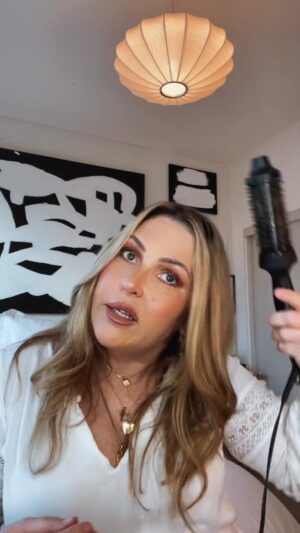 Jillian Warry Barberie Instagram - #happyeaster Getting ready for church with Ruby meeting @losangel1 Lots to catch up on!