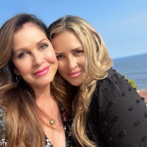 Jillian Warry Barberie Instagram - I am so blessed by GOD to have incredible uplifting women in my life. @4lisaguerrero is one of them. A star. A bright beautiful supportive sister for 30 years. She was my support yesterday at the LA Convention Center Expo where I got to be a speaker and interview @torispelling (another amazing lady) Thank you to all the women hi attended tht I spoke with yesterday and met afterwards in your booths of creativity. Thank you. Lisa and I had dinner after, watched @netflix and chilled and I fell asleep in her guest bedroom with the balcony doors open so I could listen to the waves crashing the shoreline all night. It was magical. I’m coming back to life. I see colors. I am going to lose that 50 pounds. I am going to get my life back. I am going to use those weaknesses from my past as my power to move into my future. And I’m doing it with my beautiful friends around me. Friends of 20-40 years. How am I so blessed? Now I’m off to @heatherlocklear another shining light in my life. I’m so close to her that I am the 4th daughter, the youngest adopted daughter twice removed. Her brother calls me his lil sis and Heather is definitely my sister. Her family has become my family here. Her entire family. I’m so full of emotion right now. My heart is full and I am just grateful for the people in my life. How did I get so lucky? I don’t know. I’m just thankful God. Happy Sunday. ❤️❤️❤️❤️🙏🏼🙏🏼🙏🏼🙏🏼