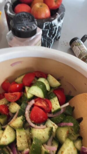 Jillian Warry Barberie Instagram - Off to @4lisaguerrero house warmer #memorialdayweekend Party!!!!! Making my Mediterranean salad! 🥗 and bringing some @snoopdogg red. Because it’s as good as any 150 dollar grape on the shelf!!!!! It’s amazing. Happy Sunday!