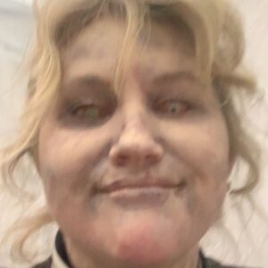 Jillian Bell Instagram - Did you watch @talesoftwdamc ?? Asking for a very sick friend. #talesofthewalkingdead