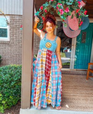Jillian Rose Reed Instagram - Got 6846 compliments on this dress as soon as I walked outta the house, so it deserves a feed post ✌🏼☀️🌴 @dressedinlala