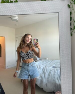 Jillian Shea Spaeder Instagram - okay! slay!