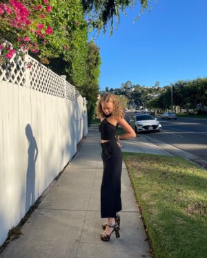 Jillian Shea Spaeder Instagram - fit check!