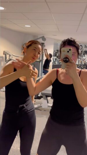 Jin Seo-yeon Instagram - 베를린 첫일정 am6 운동