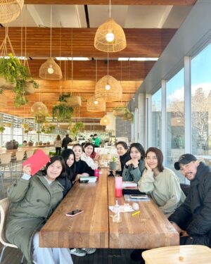 Jin Seo-yeon Instagram - 독서모임#하얀모래 #세이노의가르침