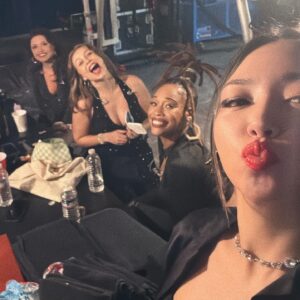 JinJoo Lee Instagram - We made it through!💛🥹🥳
✅ 62 shows in North America is amazingly done!