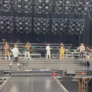 JinJoo Lee Instagram - We made it through!💛🥹🥳
✅ 62 shows in North America is amazingly done!