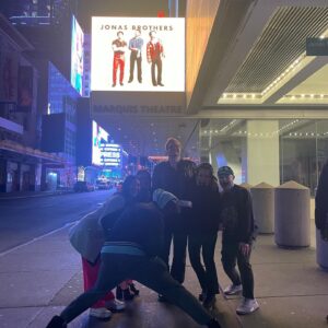 JinJoo Lee Instagram - BROADWAY-ing whole week with friends was awesome ✨🙏🏻