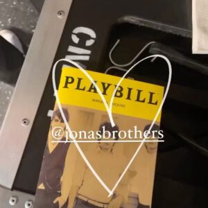 JinJoo Lee Instagram - BROADWAY-ing whole week with friends was awesome ✨🙏🏻