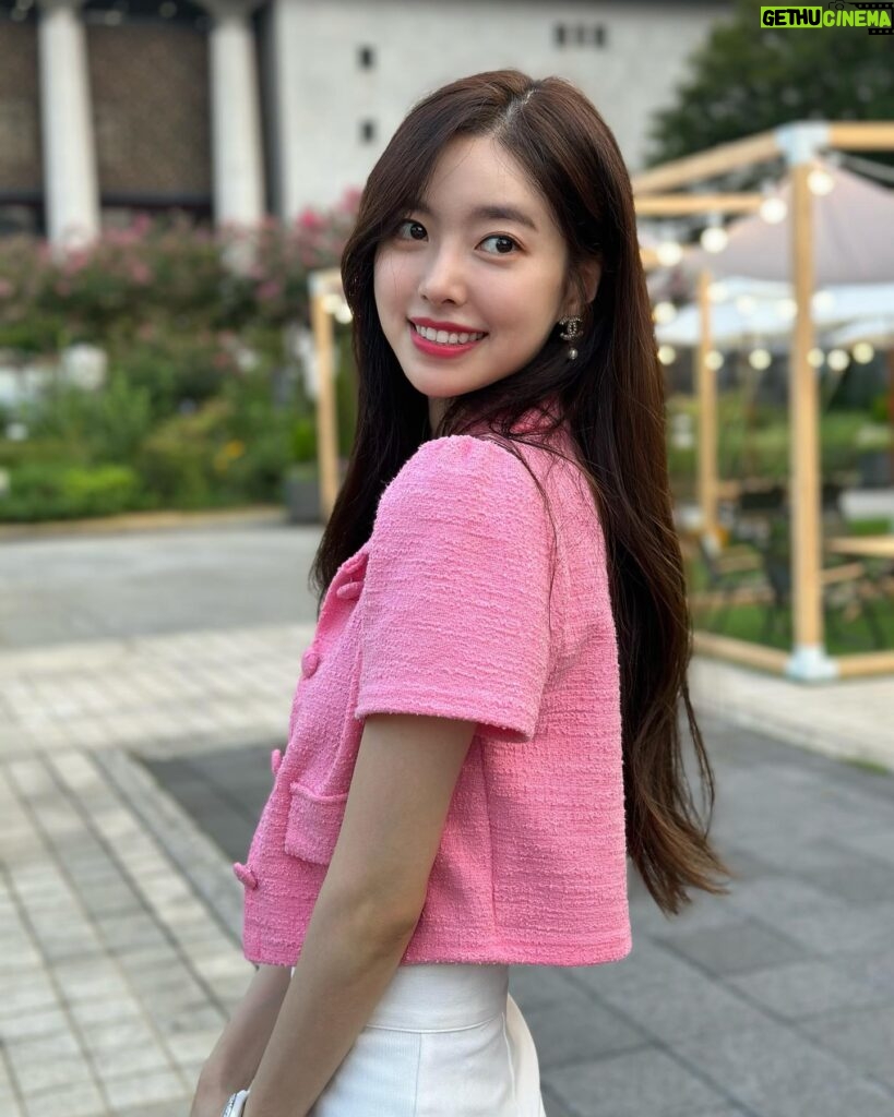 Jin Se-yeon Instagram - 인물사진 찍었융📷