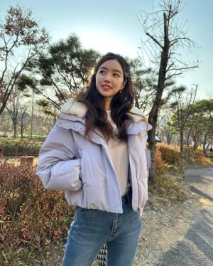 Jin Se-yeon Instagram - 단풍이 없어요 이제🥲🍂