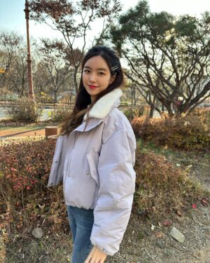Jin Se-yeon Instagram - 단풍이 없어요 이제🥲🍂