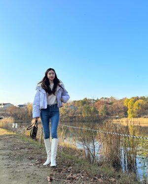 Jin Se-yeon Instagram - 단풍이 없어요 이제🥲🍂