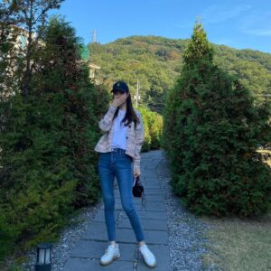 Jin Se-yeon Instagram - 곰돌곰돌🧸