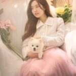 Jin Se-yeon Instagram – ⠀
#헤이마리
#헤이마리5월호
⠀
레오와 예쁜 추억 만들었어요🐶❣️