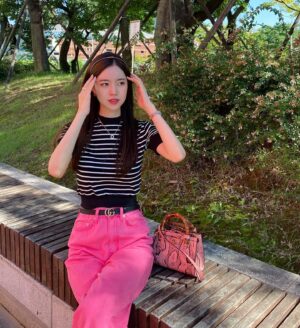 Jin Se-yeon Instagram - ✨추석추석✨
⠀
맛난거 많이많이 먹구
⠀
행복하고 즐거운 추석 보내길
⠀
꼭꼭 바랍니당 ◡̈