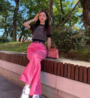 Jin Se-yeon Instagram - ✨추석추석✨
⠀
맛난거 많이많이 먹구
⠀
행복하고 즐거운 추석 보내길
⠀
꼭꼭 바랍니당 ◡̈