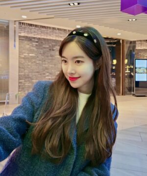 Jin Se-yeon Instagram - 달달하고 맛난 설날 보내세요😋🍦
⠀
⠀
#엄마가예뿌게찍어줌🤭
#사진은애정이라더니🙈
#엄마가나많이좋아하나봐🙈