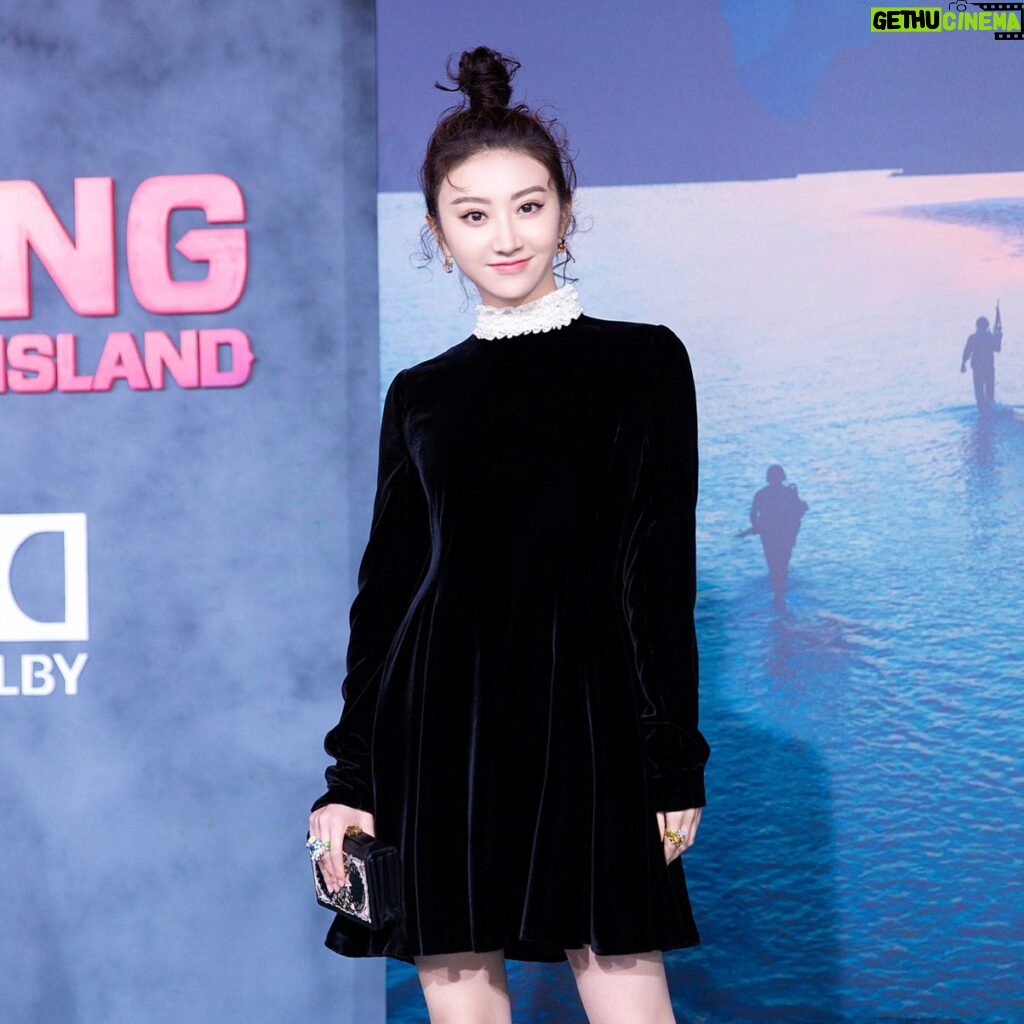 Jing Tian Instagram - #kongskullisland premiere in L.A. Such an honor to be part of this fantastic Movie.❤️ @kongskullislandmovie