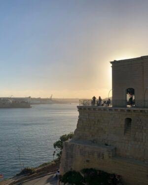 Jo Ellen Pellman Instagram - being hot and gay and chilly in Malta xx
