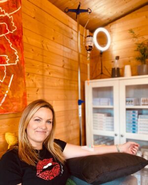 Jo Joyner Instagram - I had a bad run of luck lately on the health front. It’s a work in progress, but when things grind to a halt it reminds you just how lucky you are when your body does work well and how we shouldn’t take it for granted.  I’m so glad that my daughter is growing up in a generation that celebrates and understands good nutrition, mental health and values a strong, fit body- unlike my teenage years that celebrated a ‘heroine chic’ look that I would never achieve- Thank God. Through this spell of bad health, after feeling sorry for myself, I started the fight back and gratitude. So this is not an ad- just a couple of things that have helped me to get myself back, feeling stronger- A good friend of mine @sleektechnique (check them out for core strength workouts you can do anywhere, anytime) suggested I pay @nutrizen_iv_vitamins a visit.  The main man Zed is such an interesting guy, ex pharmacist so he’s the real deal. I had a Vit C, Immune booster and Glutathione IV for oxidative stress. I could feel the glow going back into my body as we sat and chatted. I then looked to the wonderful @naturedockids who has helped me get my kids in optimum health with her nutritional tips and supplements- she has a team of likeminded therapists all over the country and I cannot recommend her enough. I’m supporting my gut health and working from the inside out- whilst I wait for my own veg to grow! Finally, my friends at @fuelhubuk sent me a week of top nutritious, healthy chef prepared meals- #gift they do all the work for you, they’re super tasty and all the packaging is compostable & eco friendly.  So a big thank you to all the above for helping to get my glow back. Health is everything. 💚
