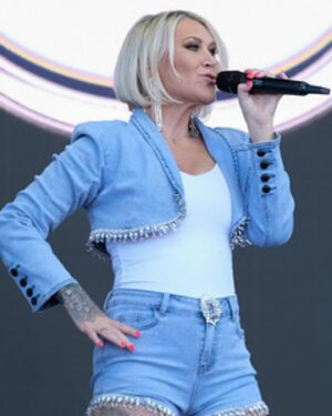 Jo O'Meara Instagram - Wow what a day ! Thankyou so much @isleofwightfest for having us , we had a blast 🙏🏻❤️ next stop Alderfest 6th July … who’s ready ??? 🙌🏻🙌🏻🙌🏻 @sclub #isleofwhitefestival #sclub #reach