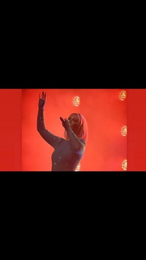 Jo O'Meara Instagram - Thankyou to everybody who came out to see the shows in Canada and USA ……. One more stop before we leave …. LA are you ready ???? Hoping to see you there at The Orpheum theatre tomorrow night ! It’s been a dream to come back !! 💫 #la #sclub ❤️