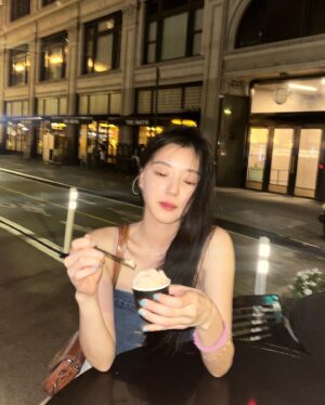 Jo Woo-ri Thumbnail -  Likes - Most Liked Instagram Photos